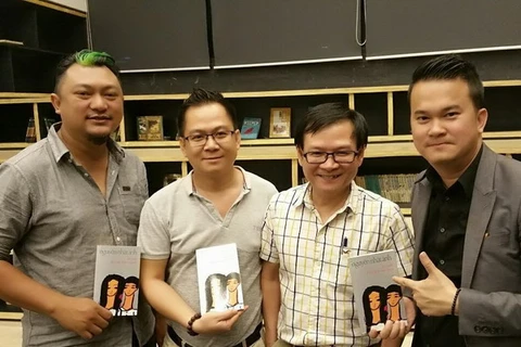Đạo diễn Phan Gia Nhật Linh (bìa trái) và nhà văn Nguyễn Nhật Ánh (thứ hai từ phải qua). (Nguồn: CJ) 