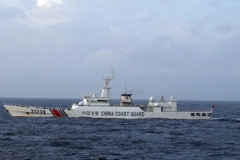 Tàu hải cảnh 31239 của Trung Quốc được cho là có trang bị vũ trang khi vào gần quần đảo Senkaku/Điếu Ngư ở biển Đông ngày 22/12. (Ảnh: AP)