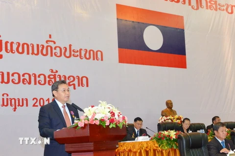 Ông Saysomphone Phomvihane, Tân Chủ tịch Mặt trận Lào xây dựng đất nước khóa X, phát biểu sau khi nhậm chức. (Ảnh: Phạm Kiên/TTXVN)
