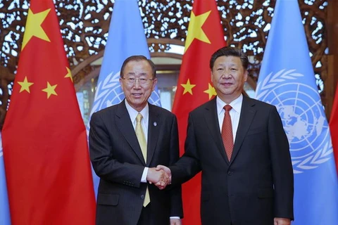 Tổng thư ký Liên hợp quốc Ban Ki-moon và Chủ tịch Trung Quốc Tập Cận Bình. (Nguồn: CCTV.com) 