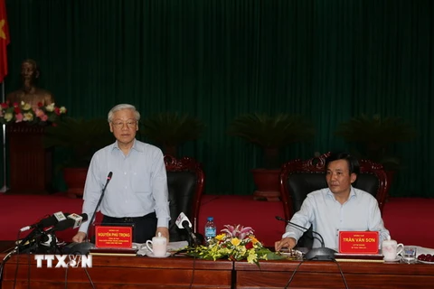  Tổng Bí thư Nguyễn Phú Trọng phát biểu tại buổi làm việc với Ban Thường vụ và cán bộ chủ chốt tỉnh Điện Biên. (Ảnh: Trí Dũng/TTXVN) 