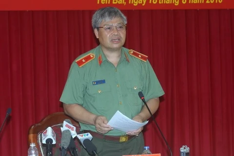 Thiếu tướng Đặng Trần Chiêu, Giám đốc Công an tỉnh Yên Bái phát biểu tại buổi họp báo về vụ án. (Ảnh: Thế Duyệt/TTXVN)