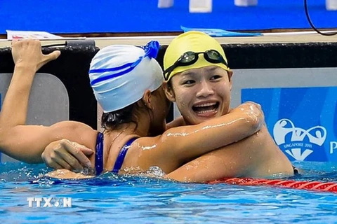 Vận động viên Trịnh Thị Bích Như giành Huy chương vàng tại ASEAN Para Games 2011. (Nguồn: Swimming World Magazine/TTXVN) 