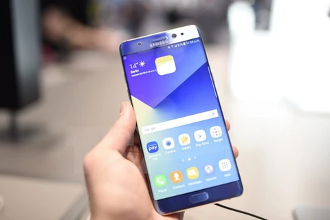 Mẫu điện thoại Galaxy Note 7 của Hãng Samsung được giới thiệu tại Berlin, Đức ngày 2/9. (Nguồn: EPA/TTXVN) 