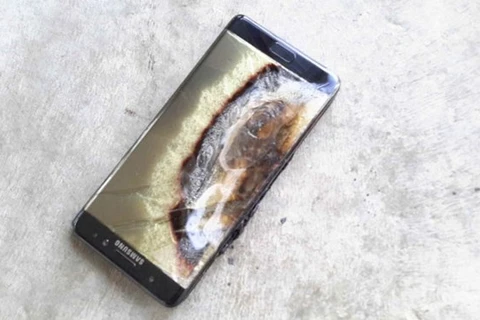 Galaxy Note 7 bị nhiều hãng hàng không e ngại vì lỗi pin điện thoại có thể gây cháy hoặc phát nổ. (Nguồn: Reddit)