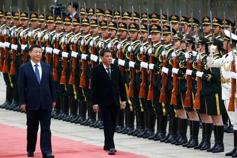 Chủ tịch Trung Quốc Tập Cận Bình và Tổng thống Philippines Rodrigo Duterte. (Nguồn: Reuters)