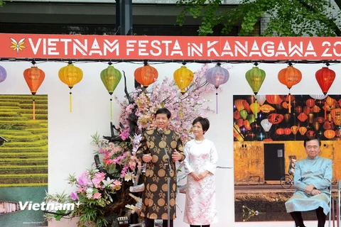 Đại sứ Nguyễn Quốc Cường và phu nhân phát biểu khai mạc Lễ hội Việt Nam tại Kanagawa, Nhật Bản. (Ảnh: Hy Hữu-Gia Quân/Vietnam+