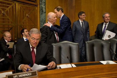 Các thành viên Ủy ban Tài chính Thượng viện Mỹ trước giờ bỏ phiếu thông qua TPA. Ảnh minh họa. (Nguồn: nytimes.com) 