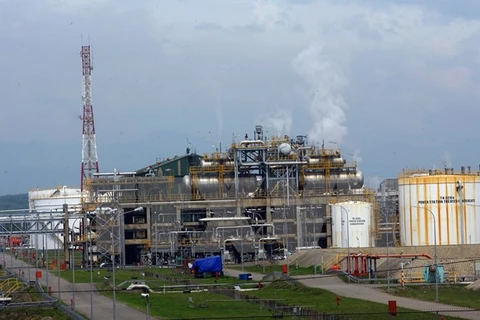 Một phân xưởng chính của nhà máy lọc dầu Dung Quất. (Ảnh: Huy Hùng/TTXVN)