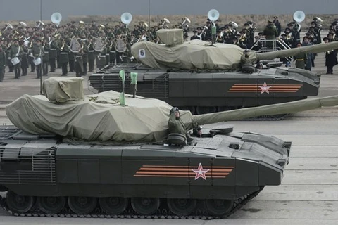 Xe tăng Armata trong buổi tập dượt cho lễ duyệt binh ngày 9/5 (Nguồn: Sputnik)