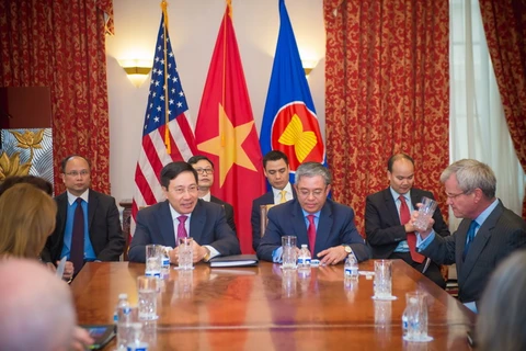 Phó Thủ tướng Phạm Bình Minh tiếp lãnh đạo Hội đồng Thương mại Hoa Kỳ.