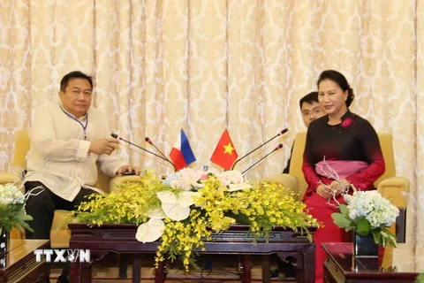 Chủ tịch Quốc hội Nguyễn Thị Kim Ngân tiếp Chủ tịch Hạ viện Philippin, Pantaleon Alvarez. (Ảnh: Trọng Đức/TTXVN) 