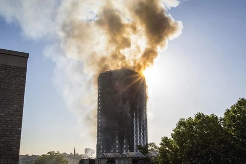 Tòa nhà cháy nghi ngút. (Nguồn: PA)