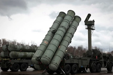 Hệ thống tên lửa phòng không S-400. (Nguồn: Vedomosti)