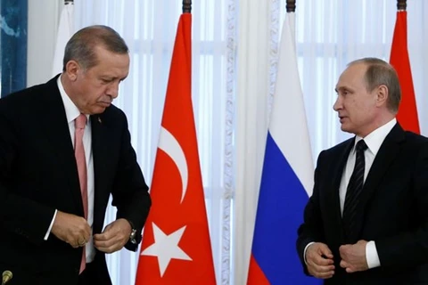 Tổng thống Nga Vladimir Putin (phải) và Tổng thống Thổ Nhĩ Kỳ Recep Tayyip Erdogan. (Nguồn: Reuters)