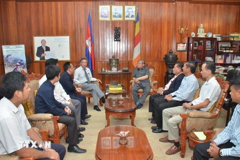 Bộ trưởng Thông tin Campuchia Khieu Kanharrith tiếp các cơ quan đại diện báo chí Việt Nam. (Ảnh: Trần Chí Hùng/TTXVN)