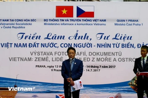 Thứ trưởng Bộ Thông tin Truyền thông Hoàng Vĩnh Bảo phát biểu tại lễ khai mạc. (Ảnh: Trần Quang Vinh/Vietnam+)