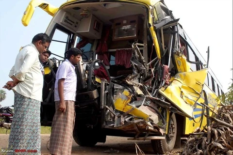 Hiện trường một vụ tai nạn xe buýt tại Ấn Độ. (Nguồn: team-bhp.com)
