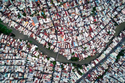Xóm nước đen ở Thành phố Hồ Chí Minh nhìn từ trên cao. (Nguồn: NatGeo)