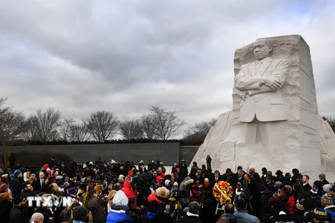 Người dân tham dự lễ tưởng niệm Martin Luther King tại Washington DC., Mỹ ngày 15/1. (Nguồn: THX/TTXVN)