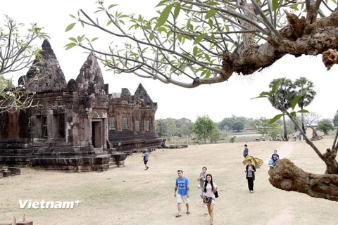 Quần thể di tích Wat Phou mỗi năm thu hút hàng trăm nghìn du khách trong và ngoài nước. (Ảnh: Phạm Kiên/Vietnam+)