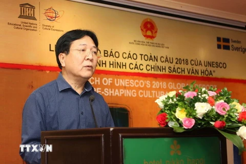 Thứ trưởng Bộ Văn hóa, Thể thao và Du lịch Vương Duy Biên phát biểu tại lễ công bố. (Ảnh: Thanh Tùng/TTXVN)