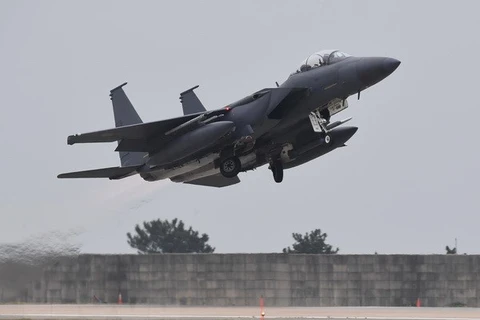 Máy bay chiến đấu F-15K tại căn cứ không quân ở thành phố cảng Gunsan. (Nguồn: AFP/TTXVN)