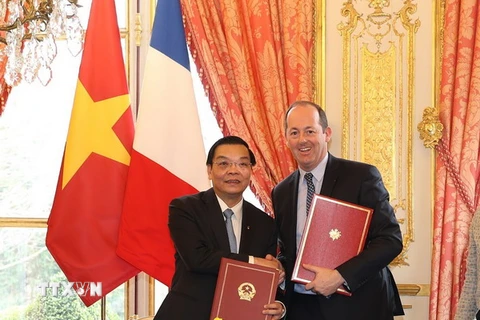 Lễ ký Ý định thư hợp tác giữa Bộ Khoa học và Công nghệ Việt Nam với Tập đoàn Airbus Defence and Space về công nghệ vũ trụ. Ảnh minh họa. (Ảnh: Trí Dũng/TTXVN)