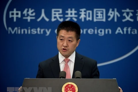 Người phát ngôn Bộ Ngoại giao Trung Quốc Lục Khảng. (Ảnh: AFP/TTXVN)