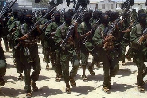 Các thành viên của nhóm chiến binh al-Shabab tại một ngôi làng ở phía nam của Somalia. (Nguồn: AFP)