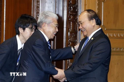 Thủ tướng Nguyễn Xuân Phúc hội kiến Chủ tịch Thượng viện Nhật Bản, ngài Chuichi Date. (Ảnh: Thống Nhất/TTXVN)