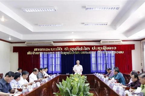 Thường trực Ban Bí thư Trần Quốc Vượng phát biểu tại cuộc gặp với các lãnh đạo tỉnh Vientiane. (Ảnh: Phạm Kiên/TTXVN)