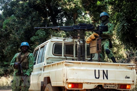Binh sỹ thuộc phái bộ gìn giữ hòa bình Liên hợp quốc tại Cộng hòa Trung Phi (MINUSCA) tuần tra tại làng Bedaya, Cộng hòa Trung Phi ngày 12/1. (Nguồn: AFP/TTXVN)