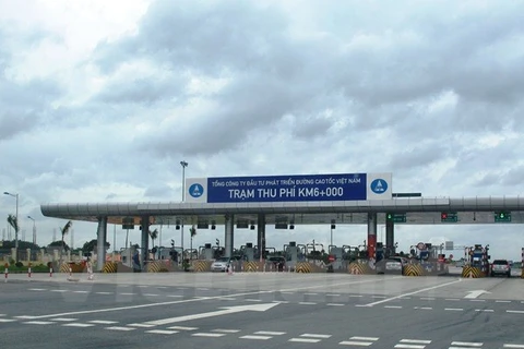 Trạm thu phí tuyến cao tốc Nội Bài-Lào Cai. (Ảnh: Việt Hùng/Vietnam+)