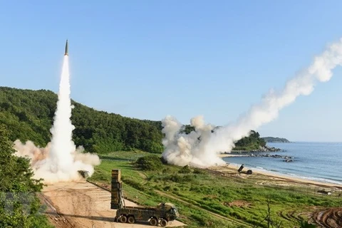 Tên lửa của Hàn Quốc được phóng trong cuộc tập trận ở bờ biển phía Đông nước này. (Nguồn: Yonhap/TTXVN)
