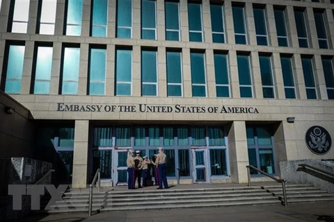 Quang cảnh bên ngoài Đại sứ quán Mỹ tại Havana, Cuba. (Ảnh: AFP/TTXVN)