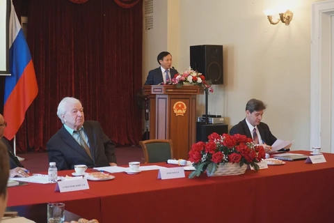 Đại sứ Việt Nam tại LB Nga Ngô Đức Mạnh phát biểu chào mừng. (Ảnh: Tâm Hằng/TTXVN)