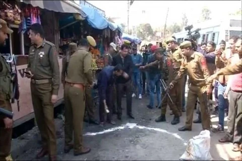 Hiện trường một vụ nổ ở Kashmir. (Nguồn: News18.com)