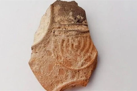 Đèn dầu cổ được khai quật ở làng cổ Do Thái. (Nguồn: israelnationalnews)