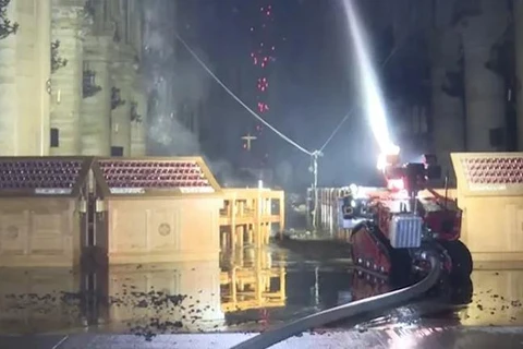 Robot chữa cháy Colossus. (Nguồn: jalopnik.com)