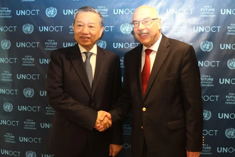 Bộ trưởng Tô Lâm và Phó Tổng Thư ký Liên Hợp quốc phụ trách phòng, chống khủng bố Vladimir Voronkov. (Ảnh: Hoài Thanh/TTXVN)