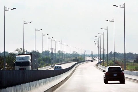 Một đoạn trên tuyến đường cao tốc Thành phố Hồ Chí Minh-Long Thành-Dầu Giây. (Ảnh: Tràng Dương/TTXVN)