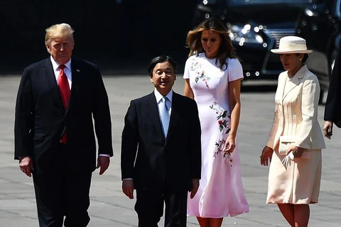 Nhật hoàng Naruhito chào đón Tổng thống Mỹ Donald Trump. (Nguồn: AFP/Getty)