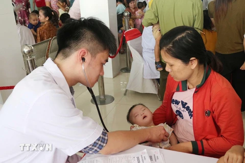 Dự kiến hơn 3.000 trẻ em trên toàn tỉnh Nghệ An được khám sàng lọc bệnh tim. (Ảnh: Nguyễn Oanh/TTXVN)