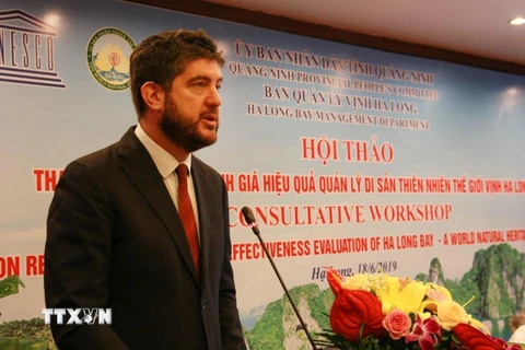 Ông Michael Croft, Trưởng đại diện Văn phòng UNESCO tại Hà Nội phát biểu tại buổi Hội thảo. (Ảnh: Trung Nguyên/TTXVN)