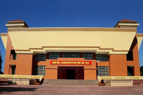 Bảo tàng Tổng hợp Quảng Bình mở cửa đón khách tham quan. (Ảnh: Văn Tý/TTXVN) 