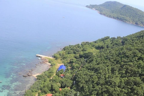 Các biệt thự nghỉ dưỡng được xây trên các đảo nhỏ thuộc huyện đảo Phú Quốc. (Ảnh: Ngọc Hà/TTXVN)
