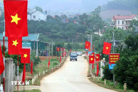 Đường liên xóm xã Phúc Ninh, huyện Yên Sơn được bêtông hóa. (Ảnh Quang Đán/TTXVN)