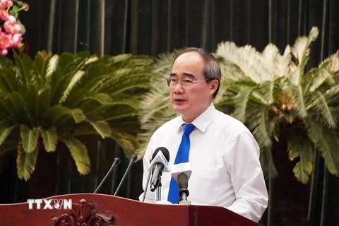 Ông Nguyễn Thiện Nhân, Ủy viên Bộ Chính trị, Bí thư Thành ủy thành phố Hồ Chí Minh phát biểu tại hội nghị. (Ảnh: Anh Tuấn/TTXVN)