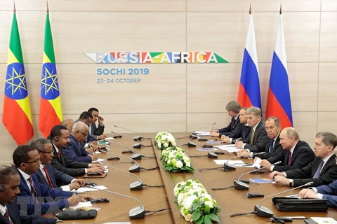Các nhà lãnh đạo tham dự Hội nghị thượng đỉnh Nga-châu Phi ở Sochi, Nga, ngày 23/10. (Nguồn: AFP/TTXVN)